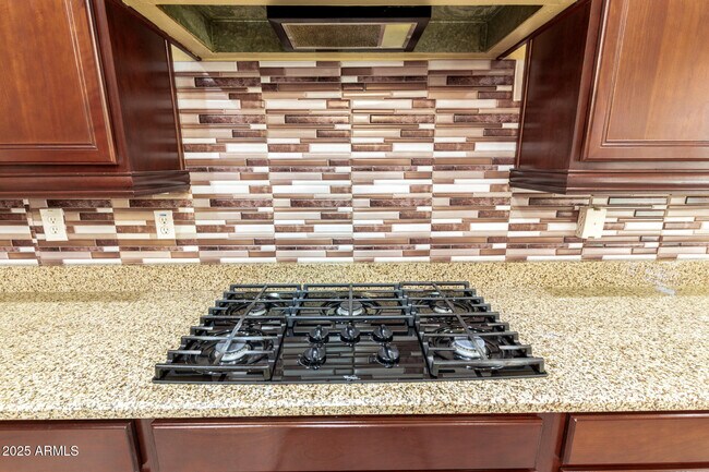 Building Photo - 6820 S 42nd Ln