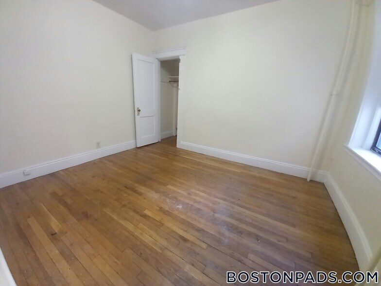 Building Photo - 1152 Commonwealth Ave