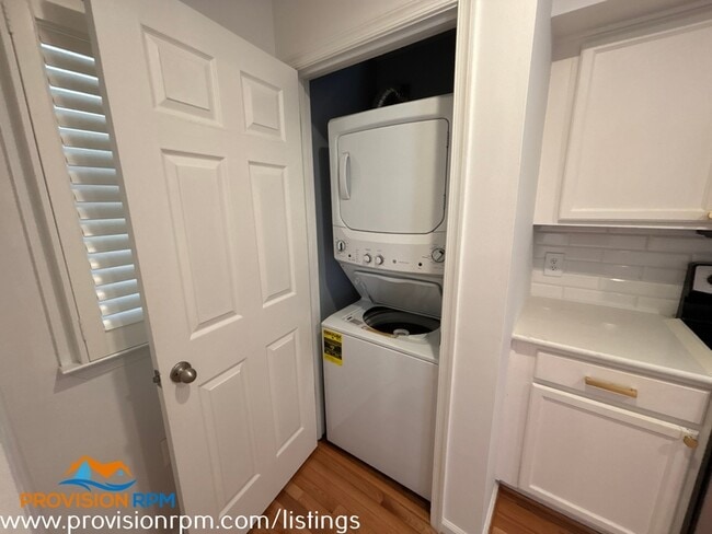 Building Photo - 1618 Bishop Rd