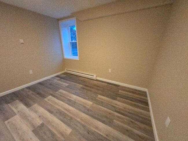 Building Photo - 123 2nd St