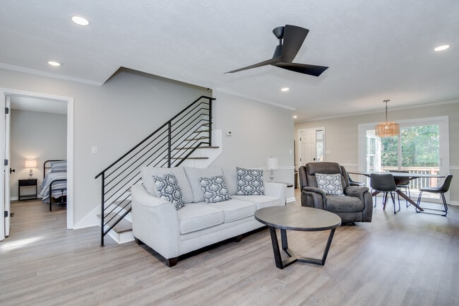 Building Photo - 4227 Waylon Dr