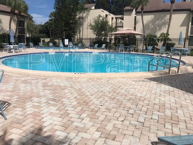 Building Photo - 2205 Belleair Rd