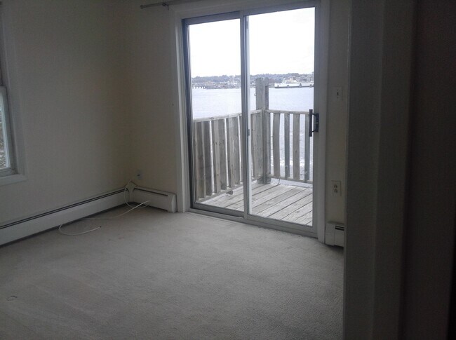 Bedroom View - 119 Thames St
