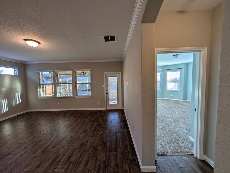 Building Photo - 13302 Frio Parke