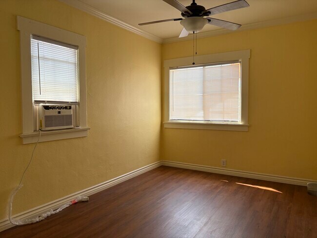 bedroom - 553 Lincoln Ave