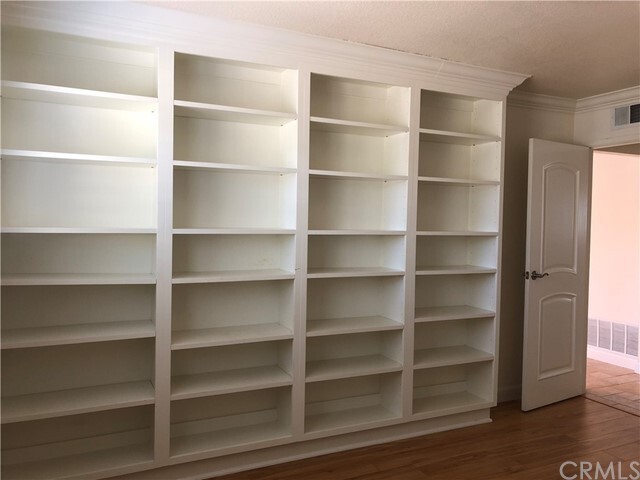 Building Photo - 16392 Calle Castor Cir
