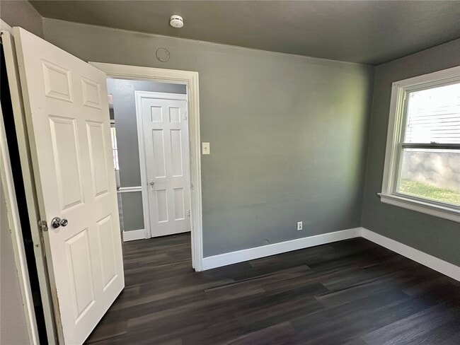 Building Photo - 7121 Lamont Dr