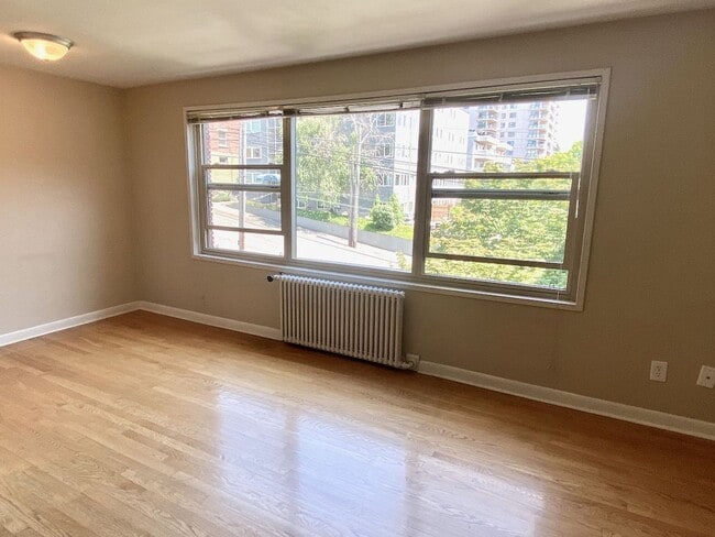 Interior Photo - Edgecliff