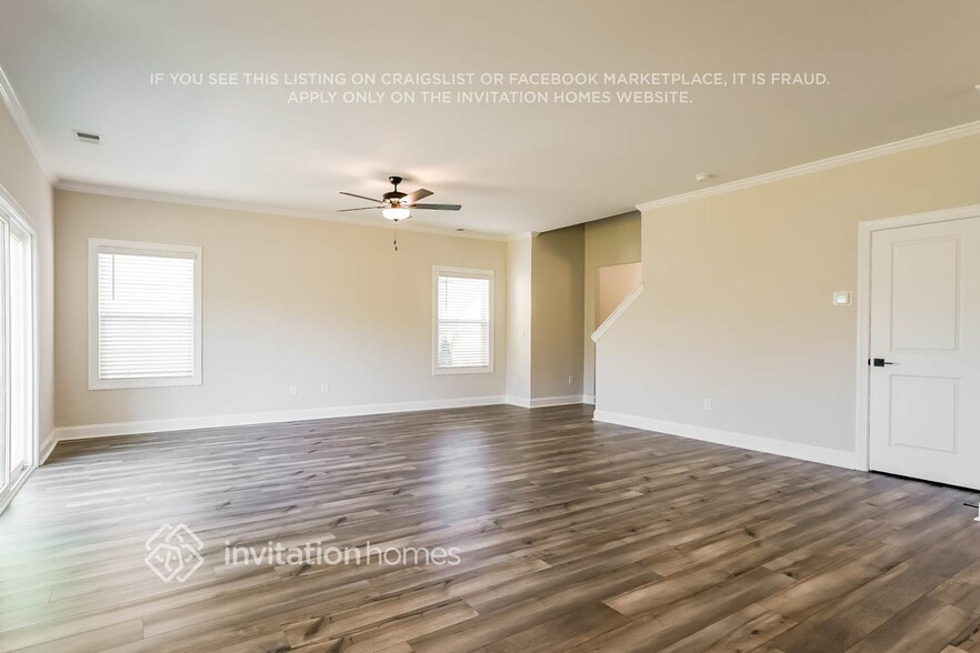 Building Photo - 504 Azalea Gaze Dr