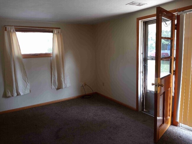 Building Photo - 2526 Poplar Ave NW