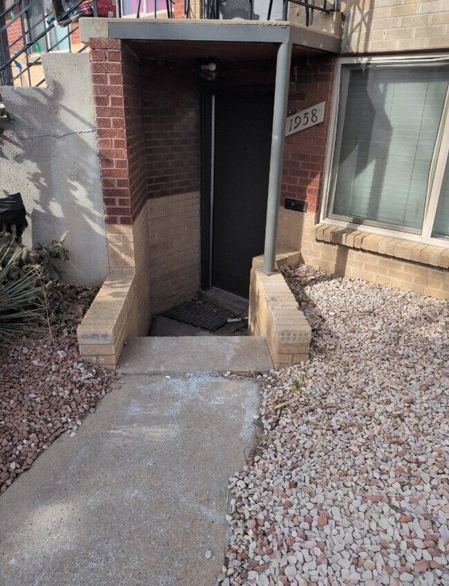 Building Photo - Updated 3 bedroom in 80010 - Move in Ready!