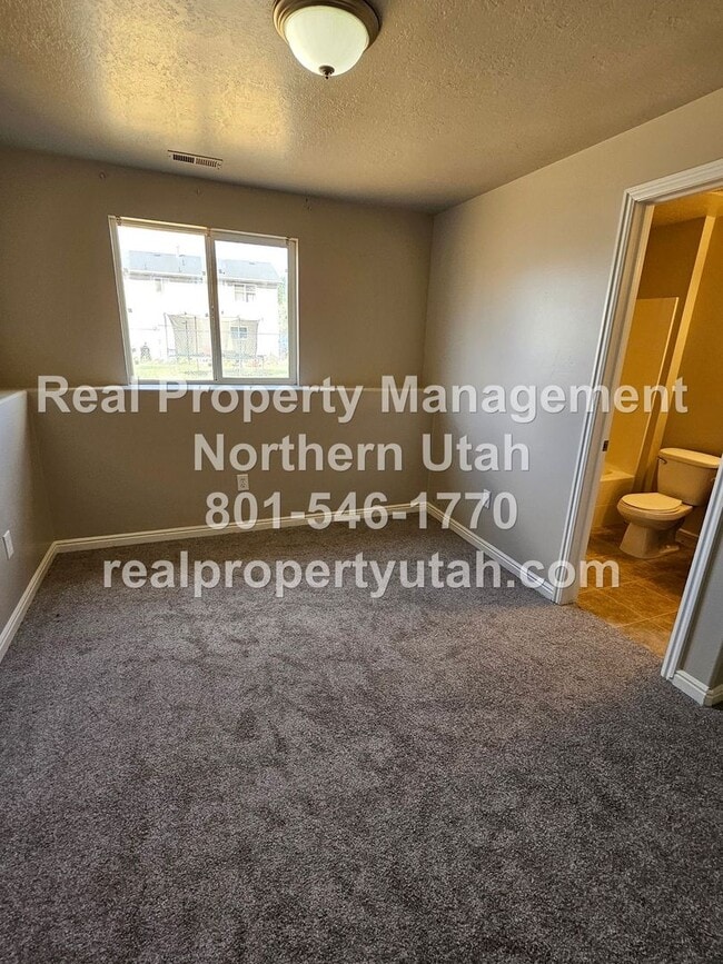 Building Photo - 4 Bedroom 3 Bath Ogden Home Available