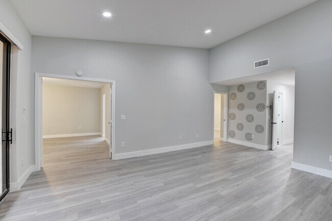 Building Photo - 9268 Sable Ridge Cir