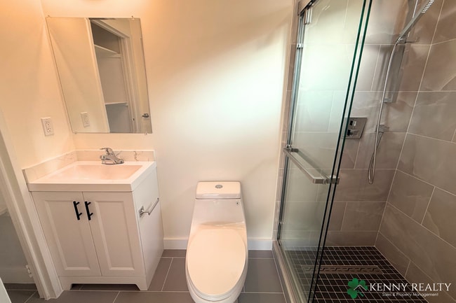 Building Photo - Newly Remodeled 5BR/3BA Home w/ City + Ocean Views in Daly City