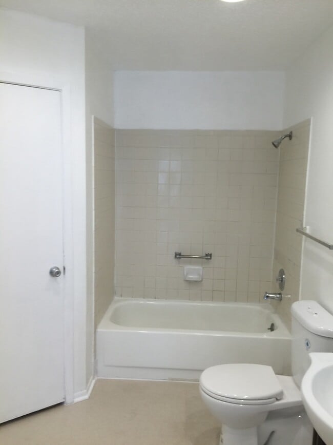 Building Photo - 5843 Glacier Sun Dr.