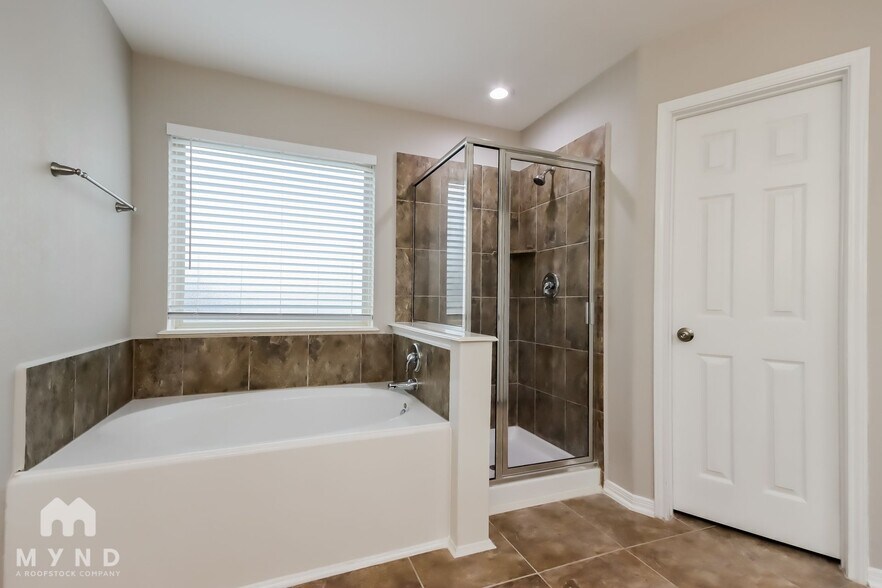 Building Photo - 20818 Falcon Hill St