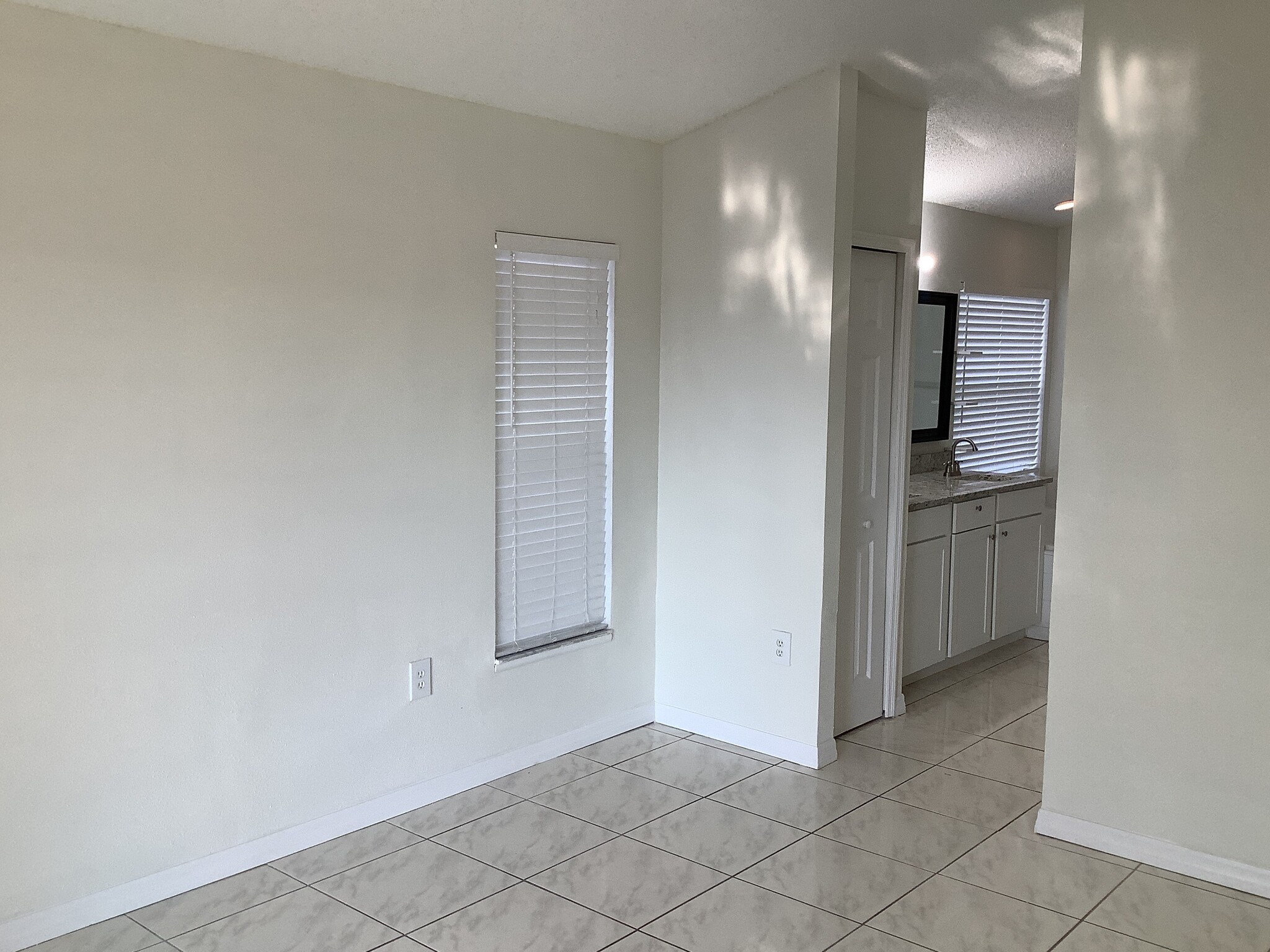 Building Photo - 2808 Berkshire Cir
