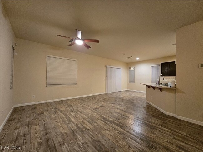 Building Photo - 9538 Van Halen Ln