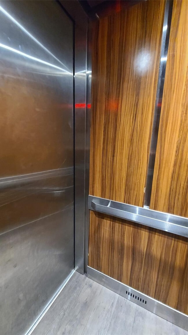 Building Photo - 2800 NW 56th Ave