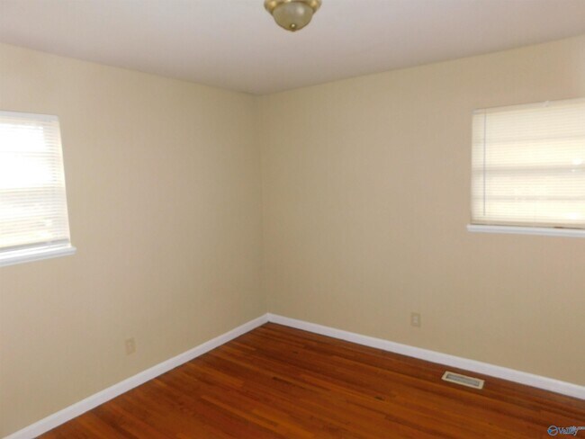 Building Photo - 3104 Cumbres Cir NW