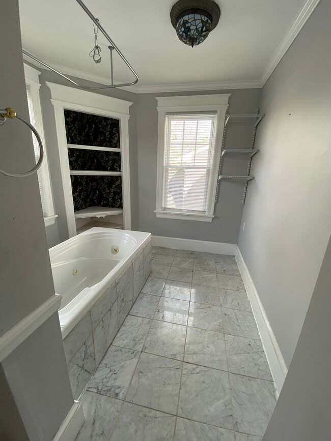 Building Photo - 64 Grove St