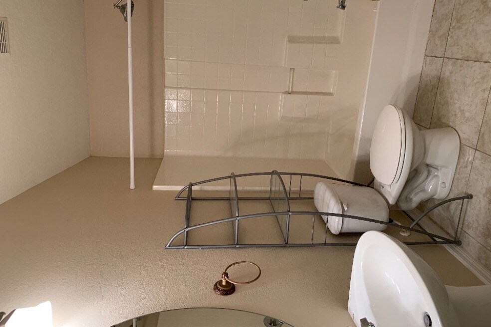 Building Photo - 1321 Broken Oak Dr