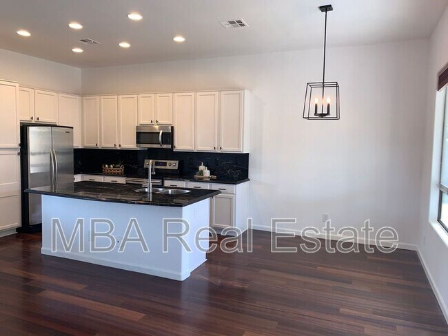 Building Photo - 16824 N 63rd St