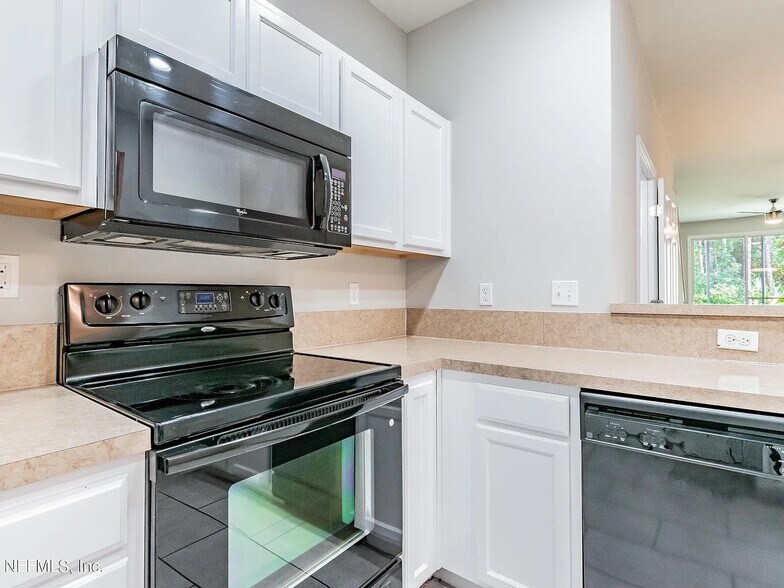 Building Photo - 5924 Bartram Village Dr