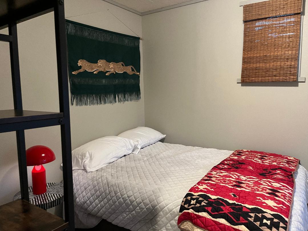 Building Photo - 406 W Daly St