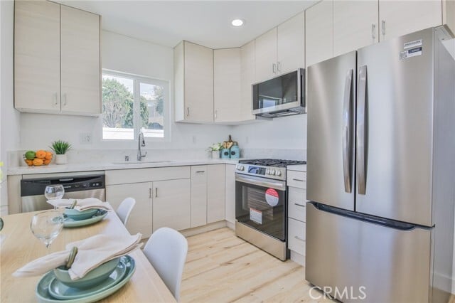 Building Photo - 204 Vía Colusa