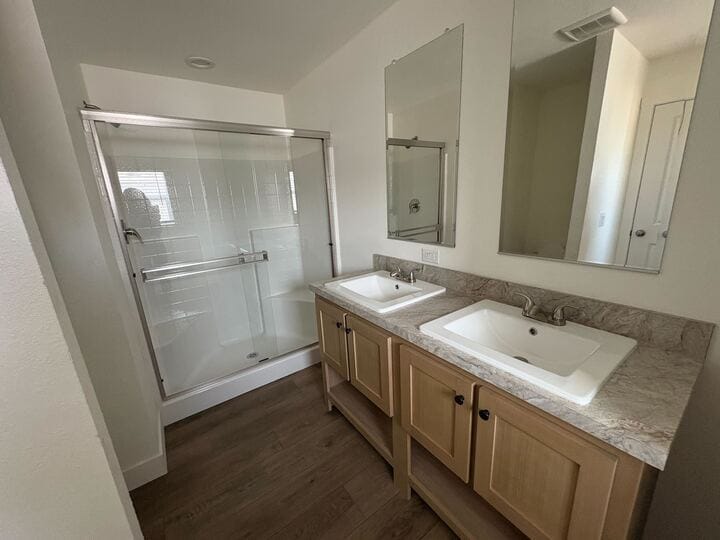 Building Photo - 2060 N Center St