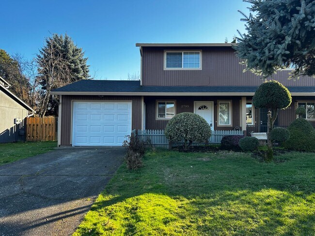 Primary Photo - 3 Bedroom Cornelius Duplex, with Lots of U...