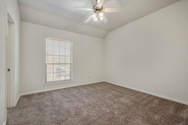 Building Photo - AUGUST PRE-LEASE!  Great 4 Bedroom 4 Bathr...