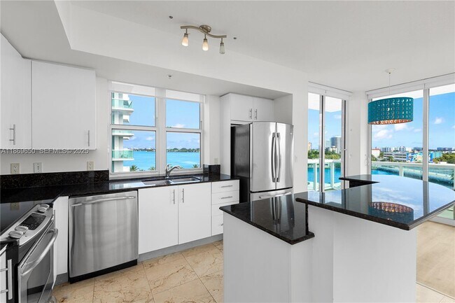 Building Photo - 7900 Harbor Island Dr