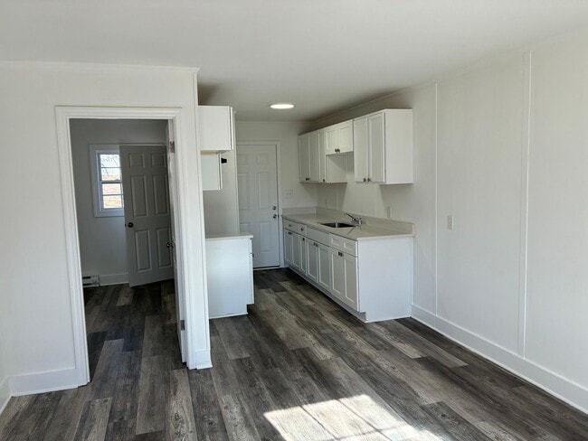 Building Photo - 1415 Memorial Park Rd