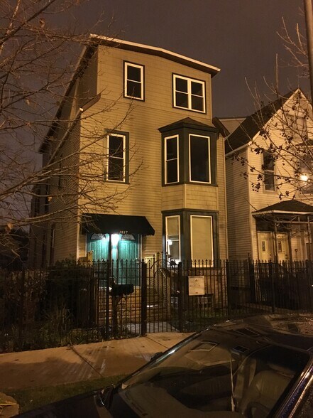 Building Photo - 1817 N Kedzie Ave