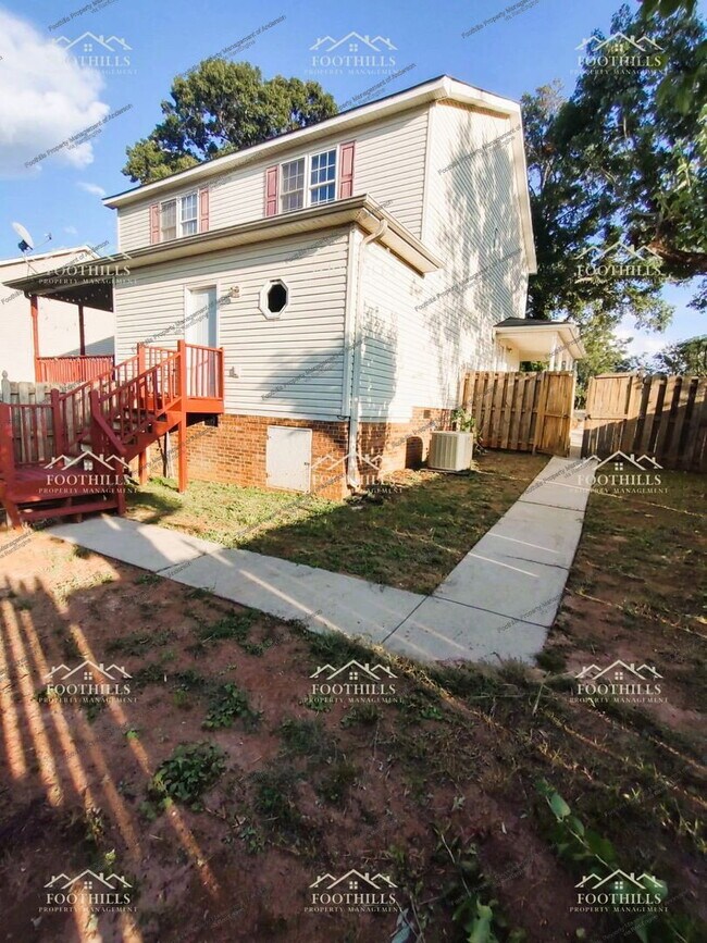 Building Photo - 107 A Cypress Run