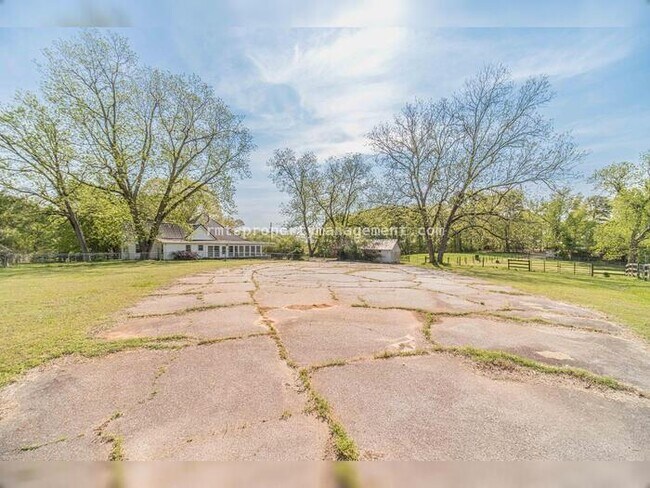 Building Photo - 7680 Jefferson River Rd