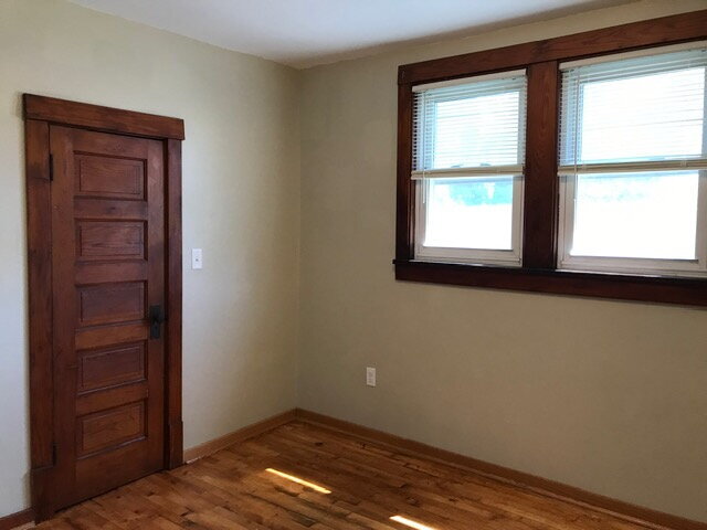 Building Photo - 3 Bedroom Home with Bonus Room - Available September 1st