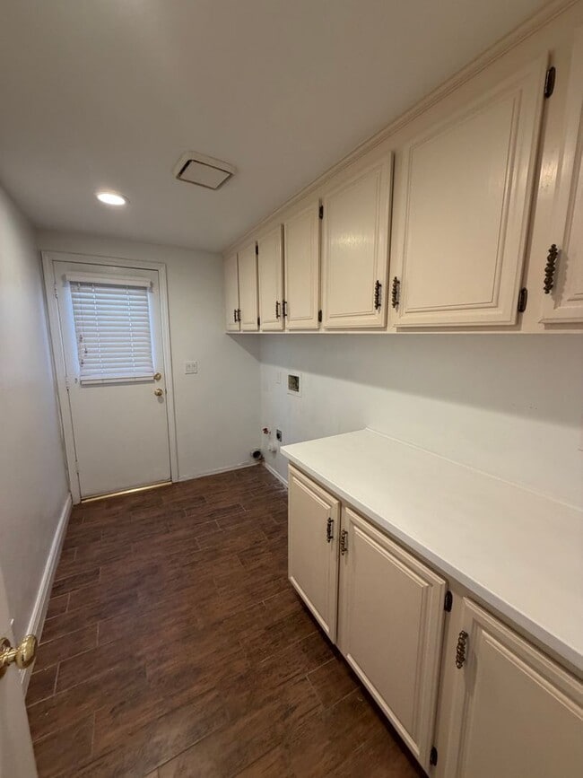 Building Photo - 608 Allegro Ct