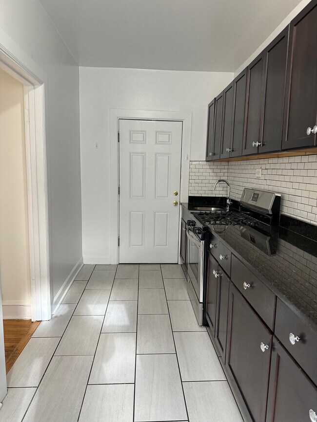 Building Photo - 6347 N Magnolia Ave