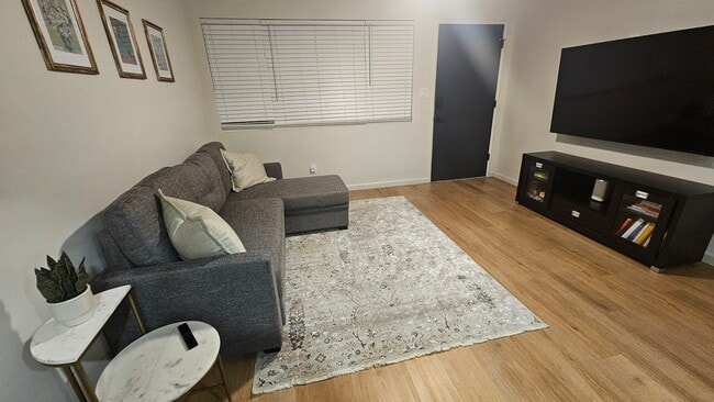 Building Photo - 6025 Dipper St