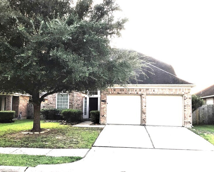 Primary Photo - 2718 Lakecrest Way Dr