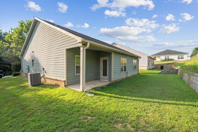 Building Photo - 145 Mandy Ln