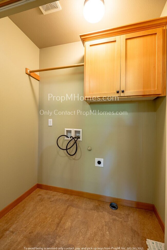 Building Photo - Charming Three Bedroom, Two and Half Bath in PowellHurst-Gilbert Neighborhood!