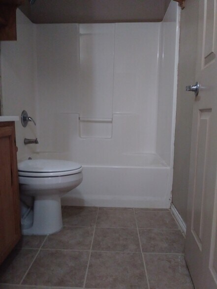 Building Photo - 714 Sonesta Dr