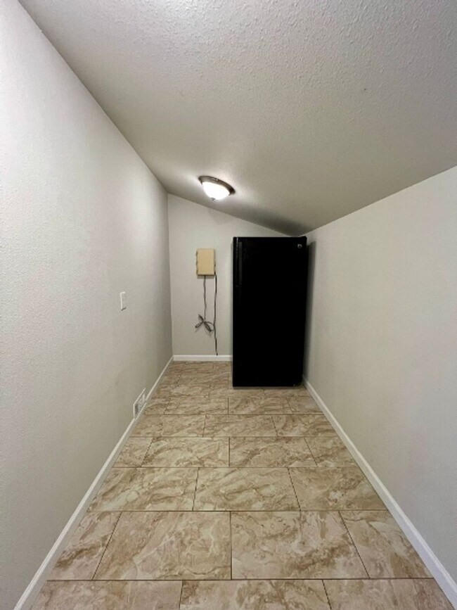 Building Photo - PENDING APPLICATION; Beach Front Access - ...