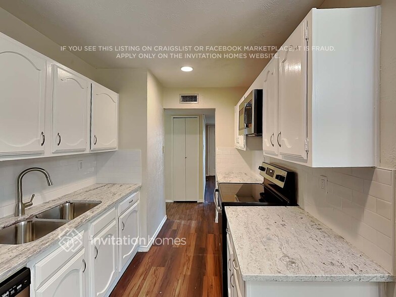 Building Photo - 5500 Squires Dr