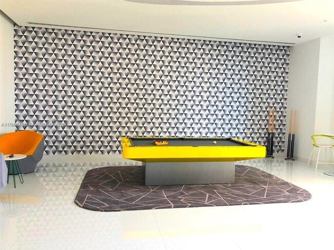 Building Photo - 501 NE 31st St