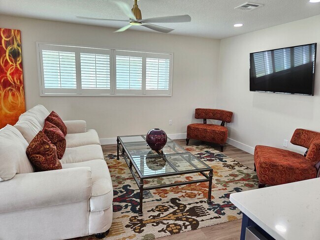 Building Photo - Annual Rental or 6+ month option - FURNISHED HEATED POOL HOME. Gorgeous 3 Bedroom, 3 Bath, 2 Car ...